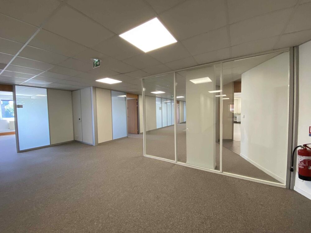   Bureaux - A LOUER - 1 969 m² divisibles à partir de 256 m² Montreuil