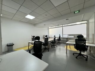   Locaux commerciaux - A VENDRE - 110 m² non divisibles Courbevoie