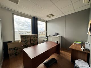   Bureaux - A LOUER - 335 m² divisibles à partir de 103 m² Saint ouen