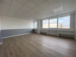   Bureaux - A LOUER - 146 m² divisibles à partir de 25 m² Rosny sous bois