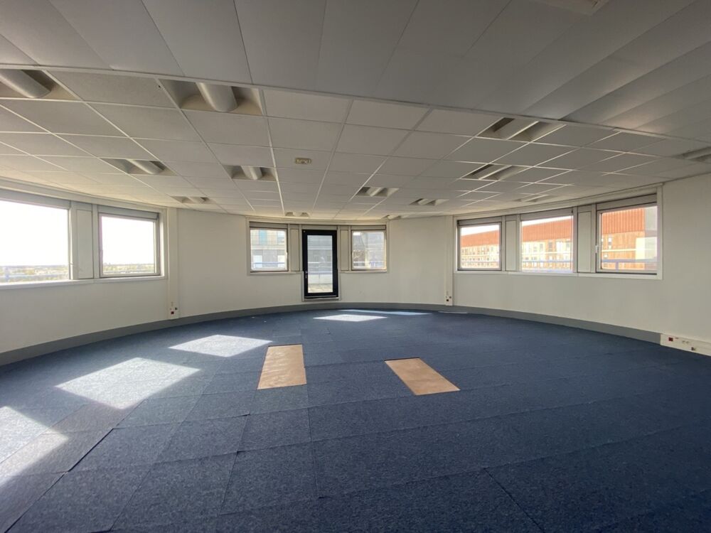   Bureaux - A LOUER - 287 m² non divisibles 