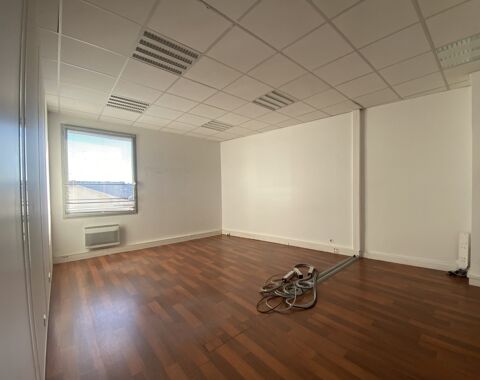   Bureaux - A LOUER - 112 m² non divisibles 