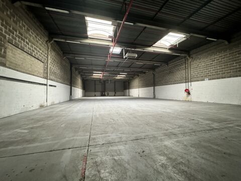   Locaux d'activité - A LOUER - 6 795 m² divisibles à partir de 1 386 m² 