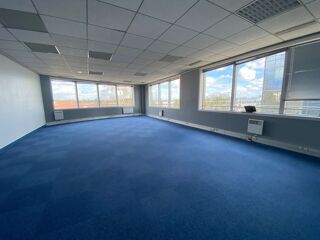   Bureaux - A VENDRE - 197 m² non divisibles Villepinte