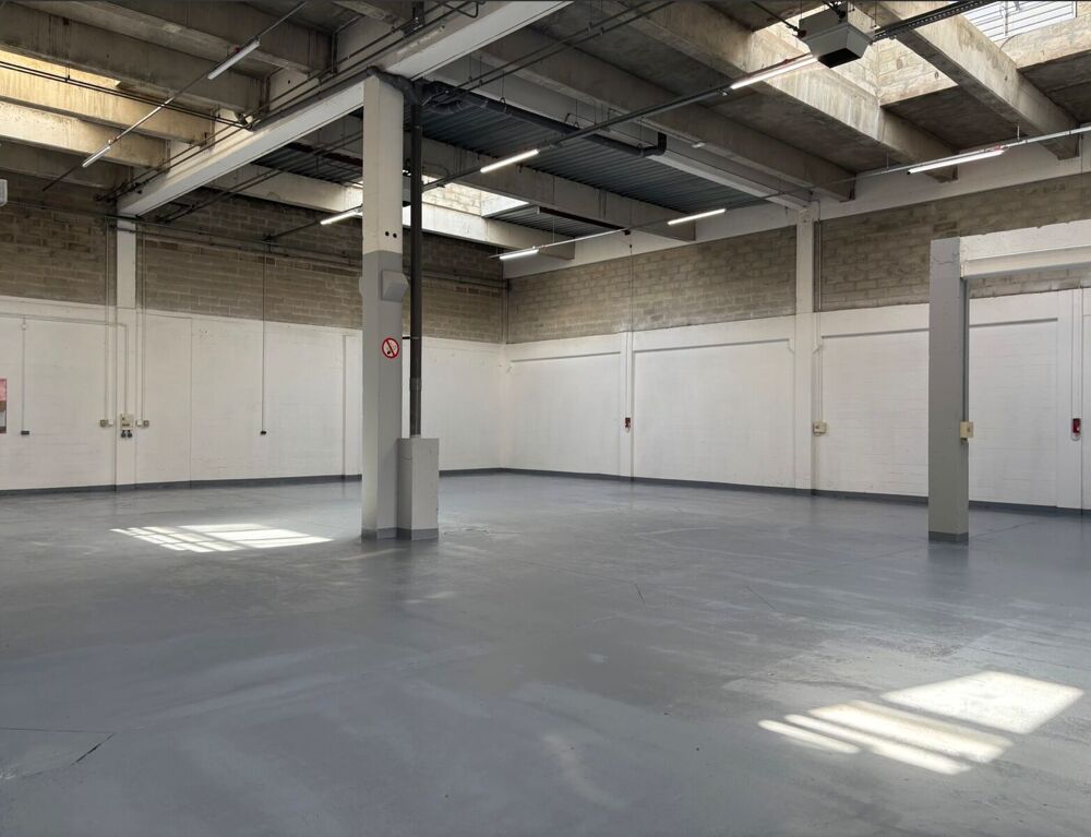   Locaux d'activité - A LOUER - 375 m² non divisibles Aulnay sous bois