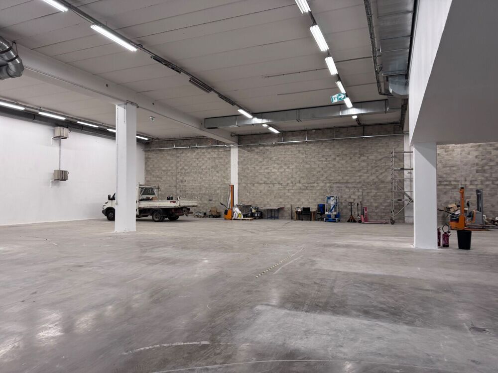   Locaux d'activité - A LOUER - 2 157 m² non divisibles Ivry sur seine