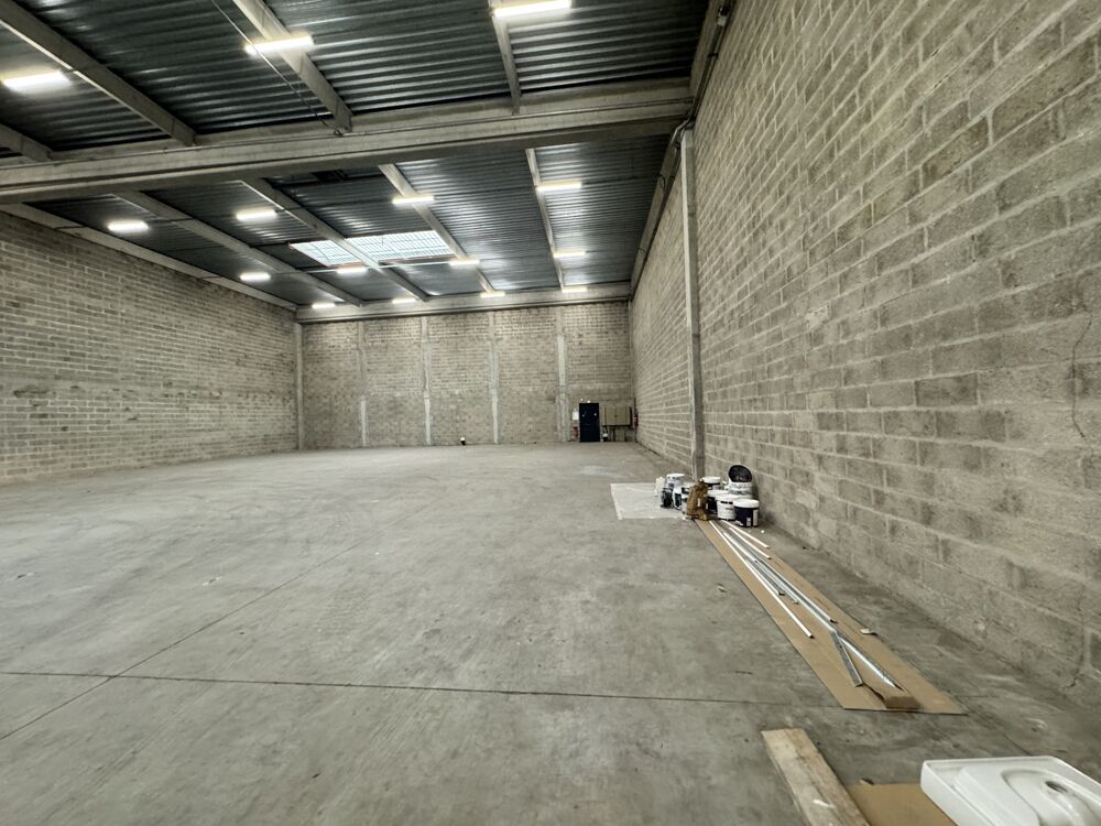   Locaux d'activité - A LOUER - 6 795 m² divisibles à partir de 1 386 m² Herblay