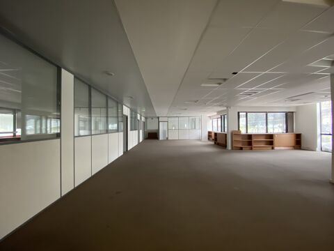 Bureaux - A LOUER - 388 m&sup2; non divisibles 5832 94200 Ivry sur seine