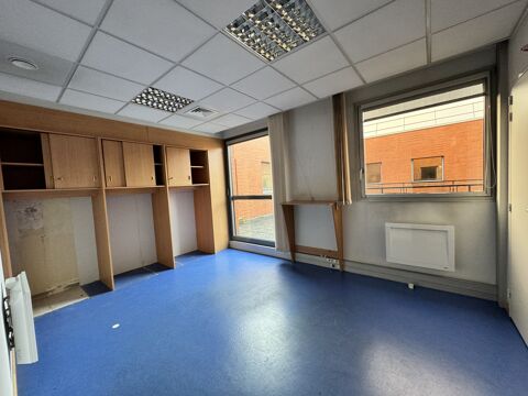 Bureaux - A VENDRE - 781 m&sup2; divisibles &agrave; partir de 295 m&sup2; 1250 95700 Roissy en france