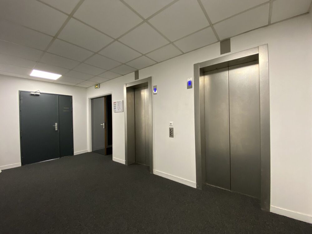   Bureaux - A LOUER - 138 m² non divisibles Rosny sous bois