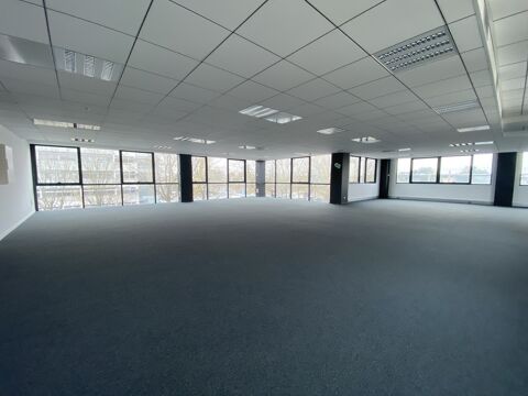 Bureaux - A VENDRE - 514 m&sup2; divisibles &agrave; partir de 222 m&sup2; 2500 77500 Chelles