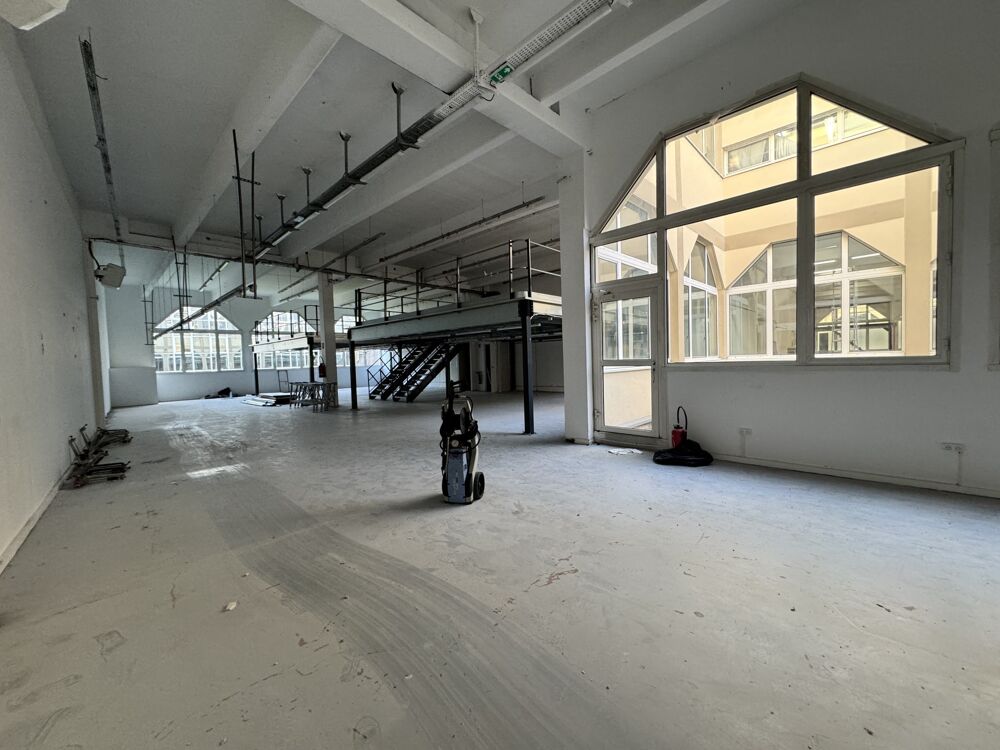   Locaux d'activité - A LOUER - 519 m² non divisibles Aubervilliers