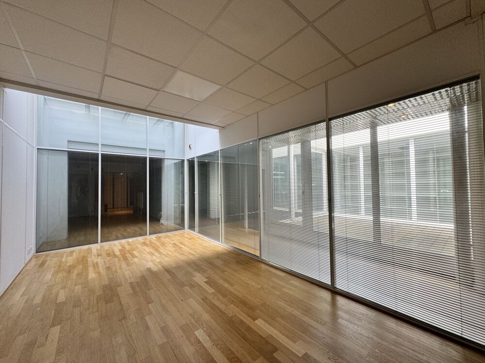   Bureaux - A VENDRE - 542 m² non divisibles Paris 17
