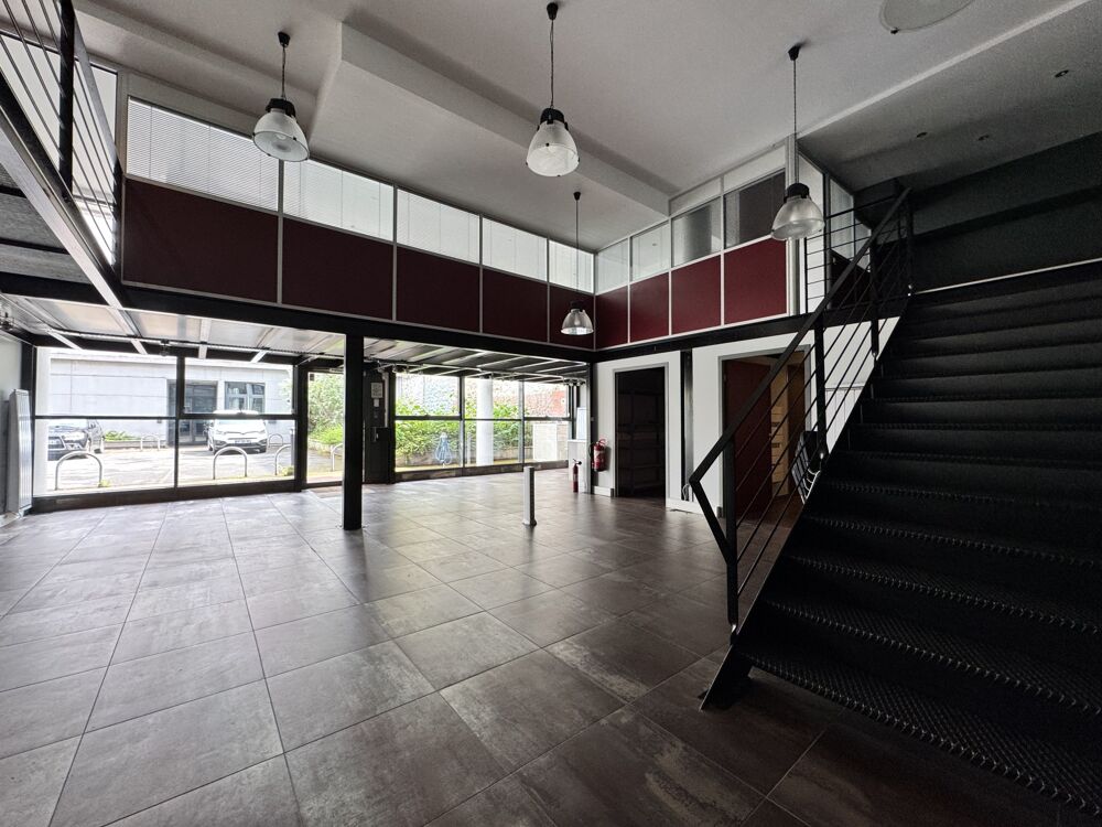   Bureaux - A LOUER - 251 m² non divisibles Ivry sur seine