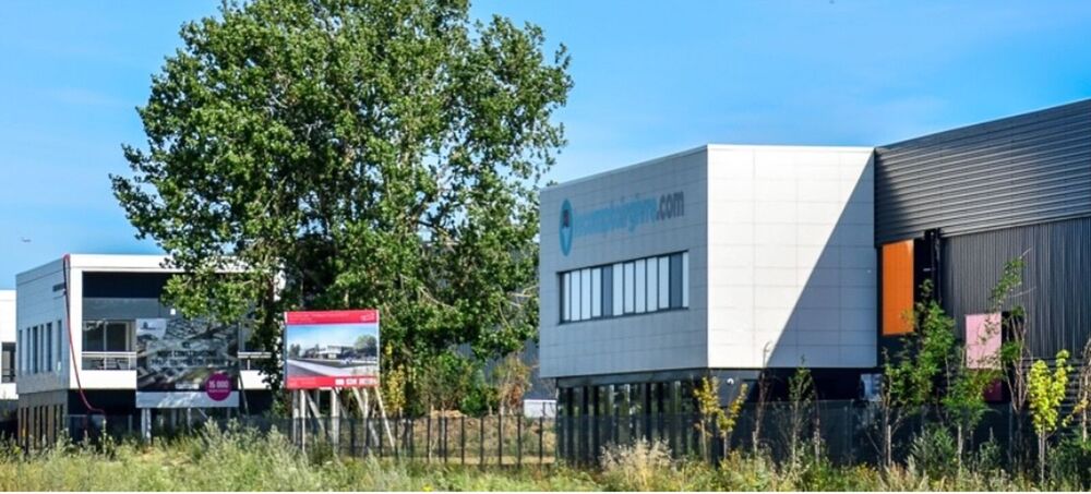   Locaux d'activité - A VENDRE - 1 971 m² non divisibles 