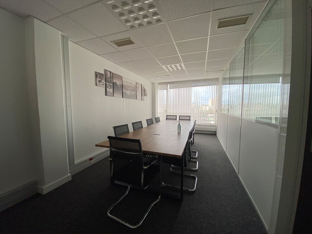   Bureaux - A LOUER - 156 m² non divisibles 