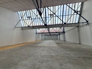   Locaux d'activité - A LOUER - 1 352 m² non divisibles Montreuil