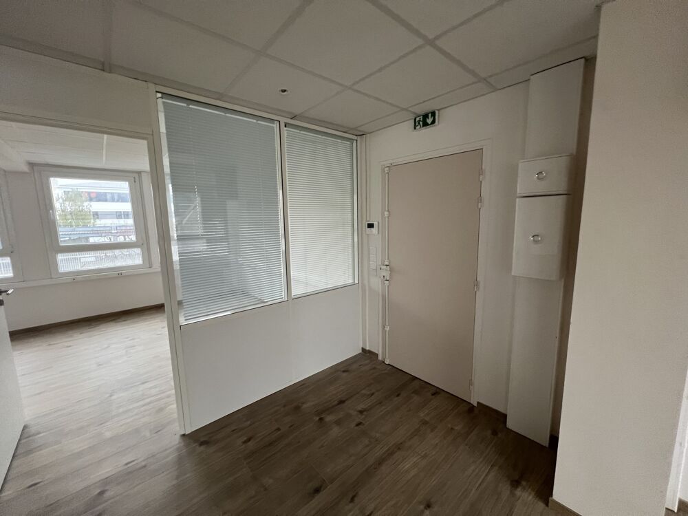   Bureaux - A LOUER - 125 m² non divisibles Ivry sur seine