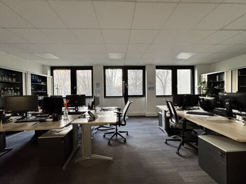   Bureaux - A LOUER - 106 m² non divisibles 