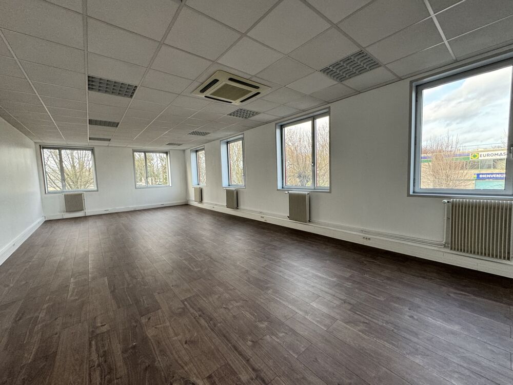   Bureaux - A LOUER - 475 m² divisibles à partir de 215 m² Villepinte