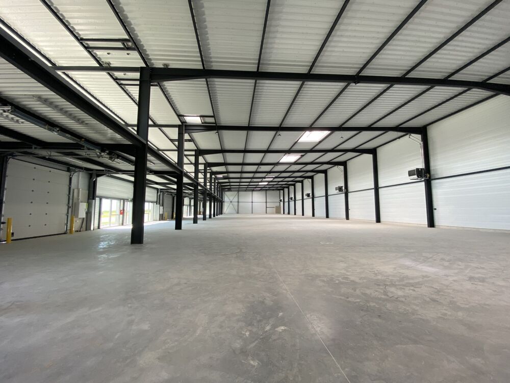   Locaux d'activité - A LOUER - 360 m² non divisibles Le thillay