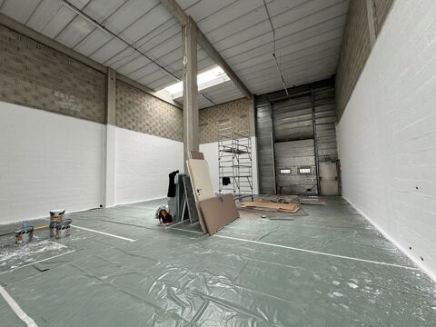 Locaux d'activit&eacute; - A LOUER - 753 m&sup2; divisibles &agrave; partir de 374 m&sup2; 5961 77184 Emerainville