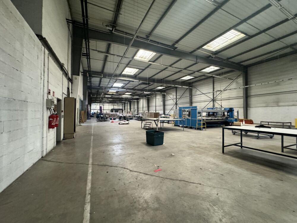   Locaux d'activité - A LOUER - 559 m² non divisibles Saint ouen