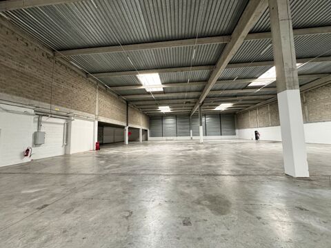   Locaux d'activité - A LOUER - 1 296 m² non divisibles 