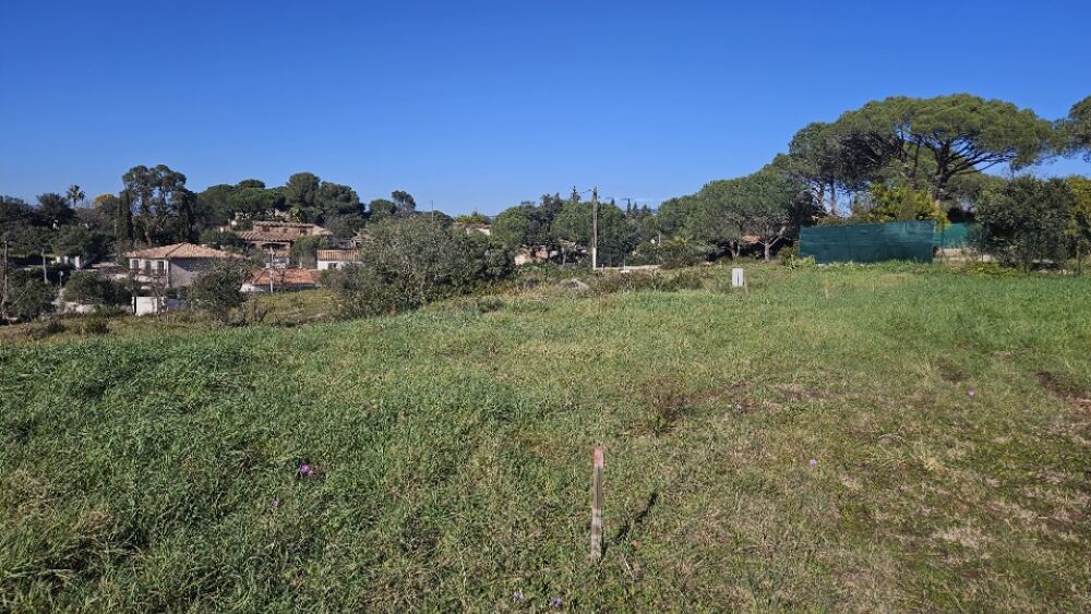 vente Terrain - 751 m² Roquebrune-sur-Argens (83520)