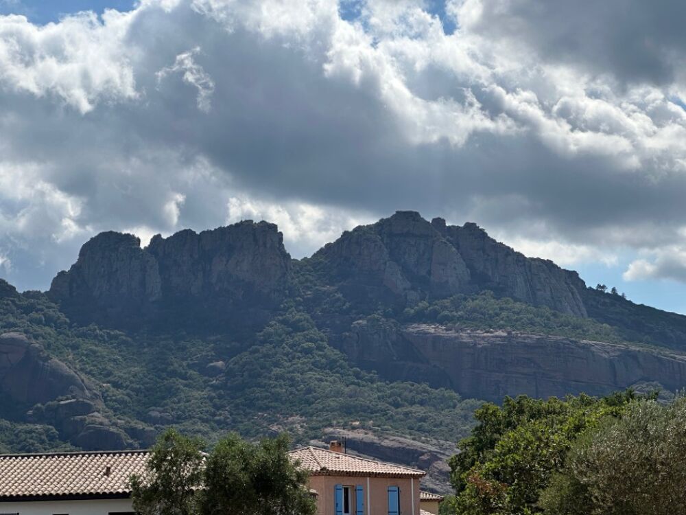 Roquebrune-sur-Argens : maison de 4 pièces (95 m²) en ve....