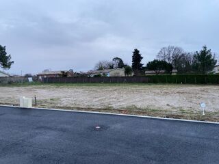  Terrain  vendre 700 m