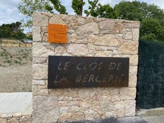  Terrain  vendre 700 m