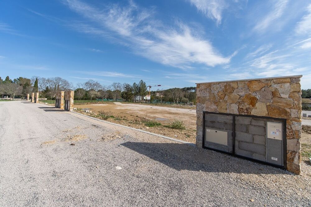 Maison Victoria de 100 m² proposée ici sur 376 m² de ter....