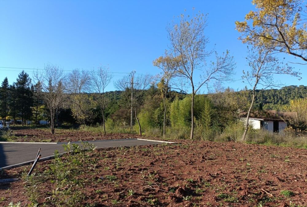 Les Maisons de Manon de Callian vous propose sur ce terr....