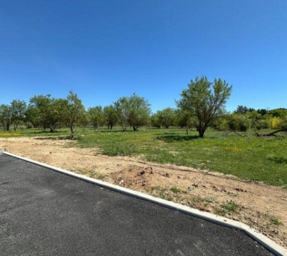 vente Terrain - 304 m² Cabrières-d'Avignon (84220)