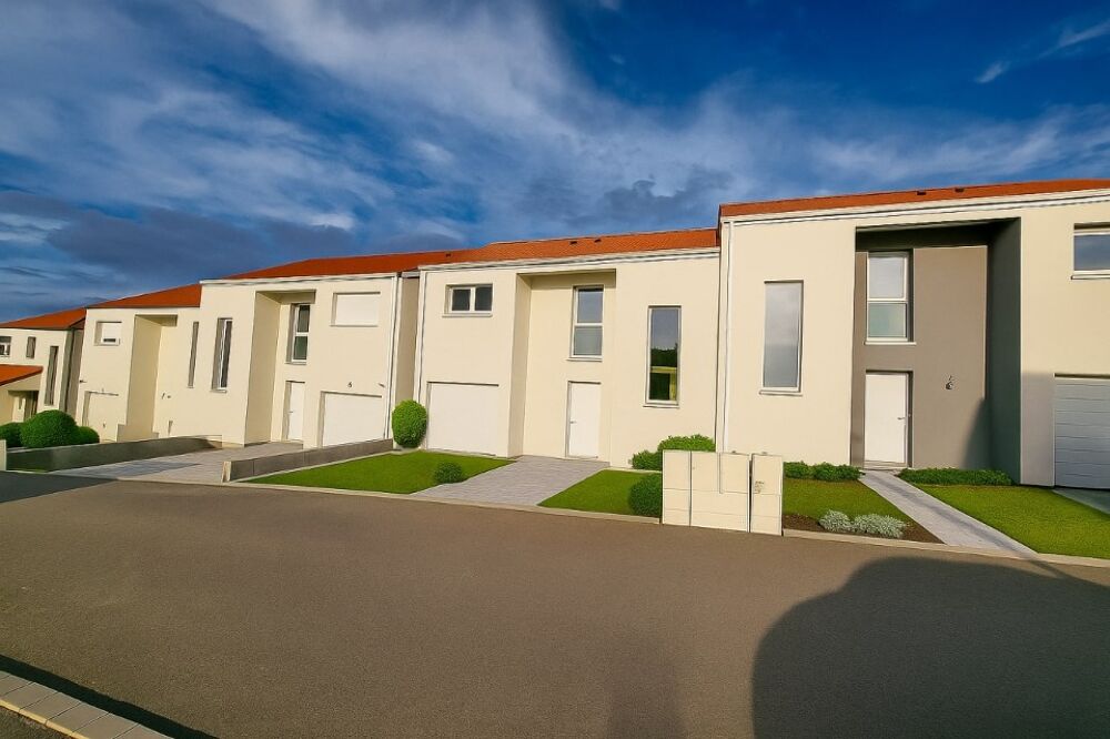 Maison F5 (104 m²) à vendre à Sainte-Marie-aux-Chênes<BR....