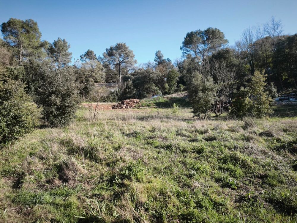 vente Terrain - 2277 m² Flassans-sur-Issole (83340)