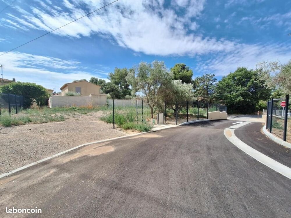 vente Terrain - 400 m² Eyguières (13430)