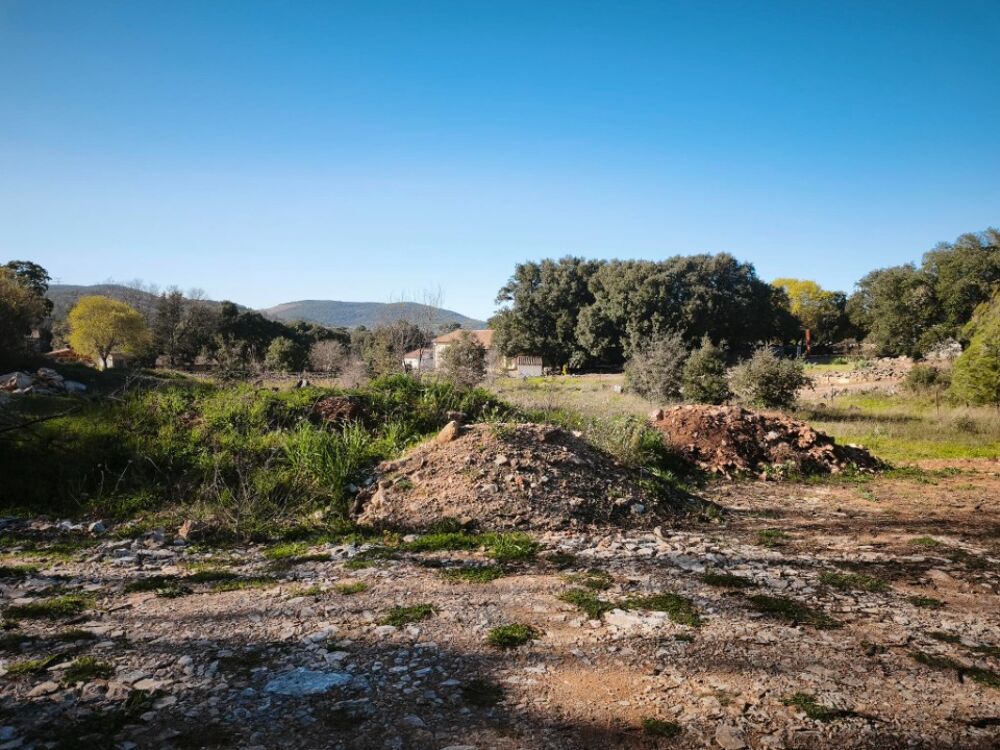 vente Terrain - 2277 m² Flassans-sur-Issole (83340)