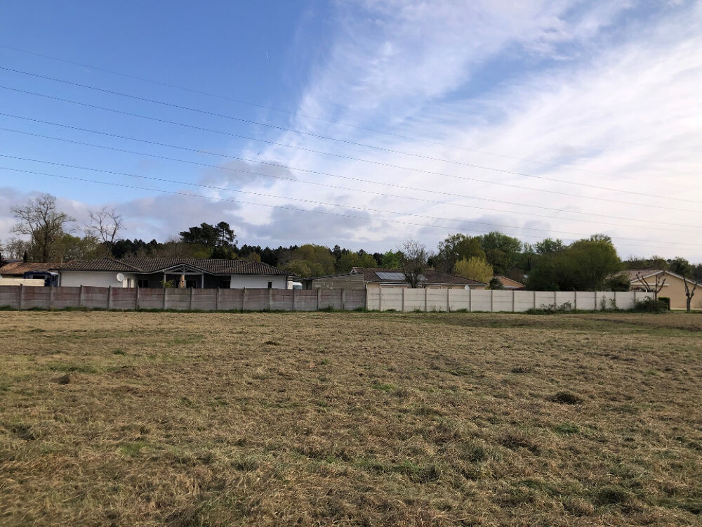 VENTE d'une maison T1 (85 m²) à Léognan Emplacement ....