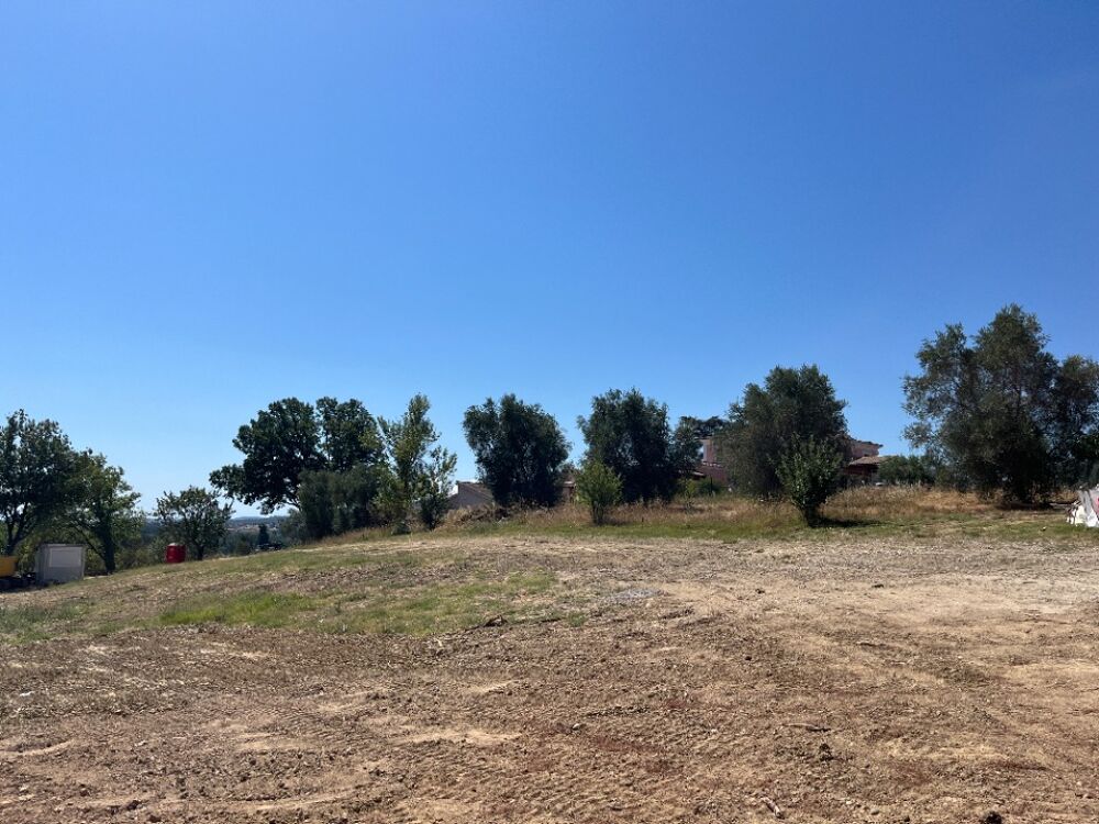 Située à Roquebrune sur Argens, à 10 minutes de l'autoro....