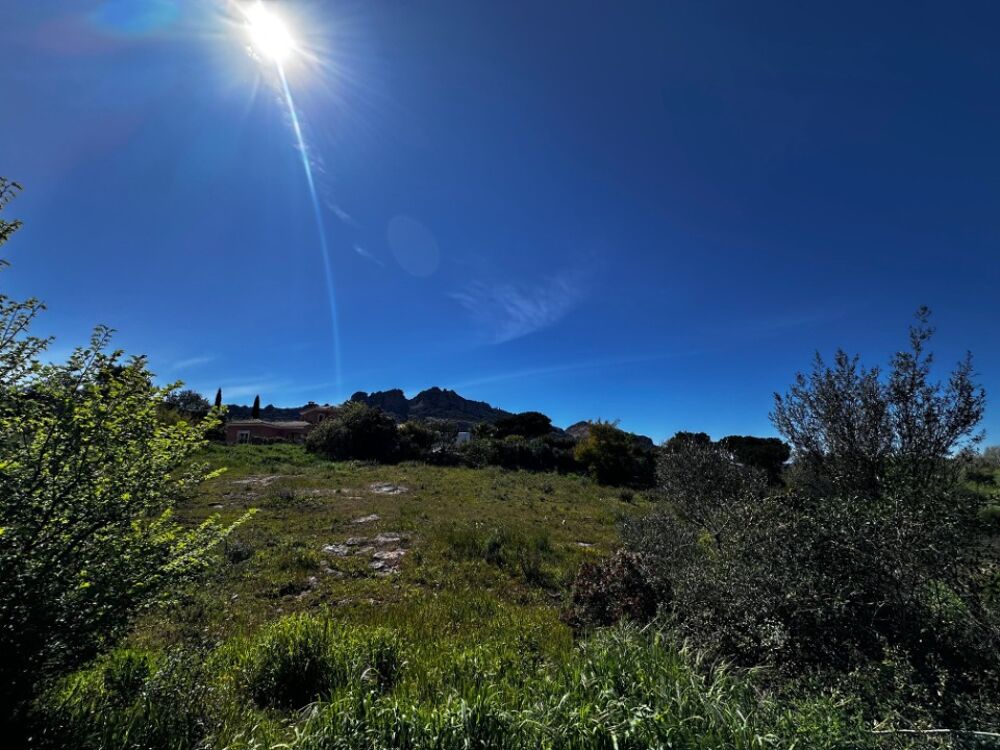 vente Terrain - 654 m² Roquebrune-sur-Argens (83520)
