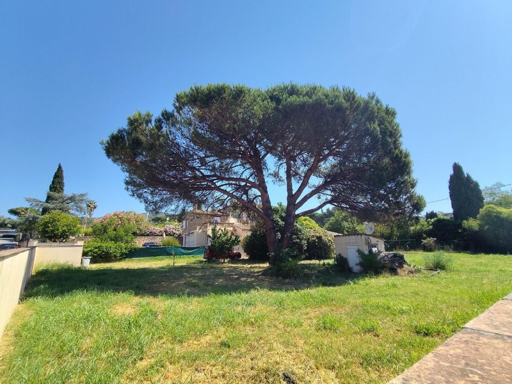 Les Maisons de Manon de Callian vous propose sur ce terr....