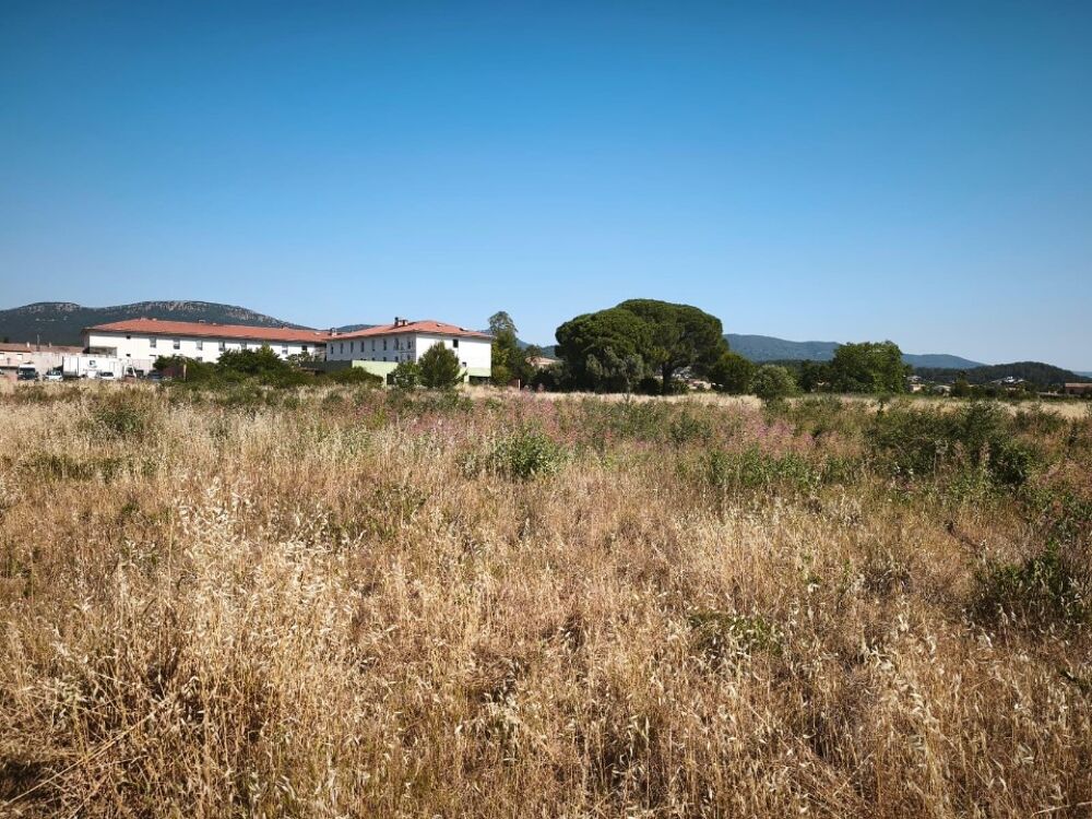 vente Terrain - 147 m² Cuers (83390)