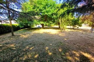  Terrain à vendre 741 m²