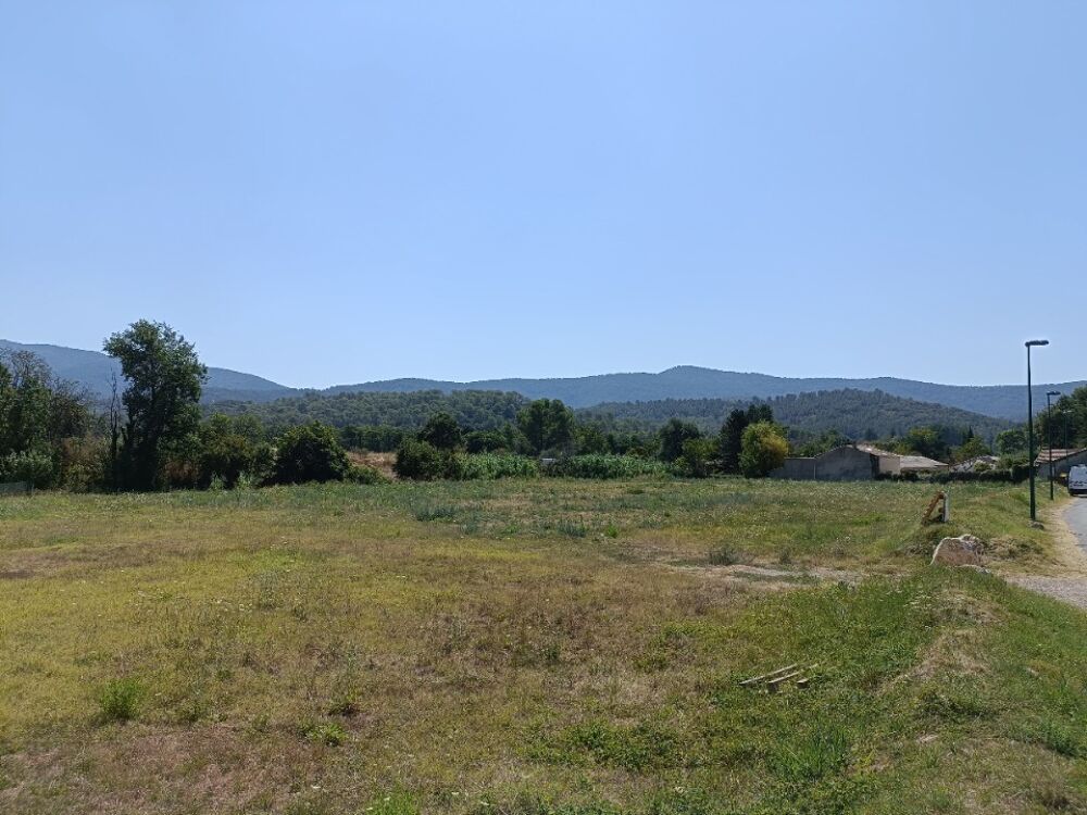 Les Maisons de Manon vous propose sur ce terrain la réal....