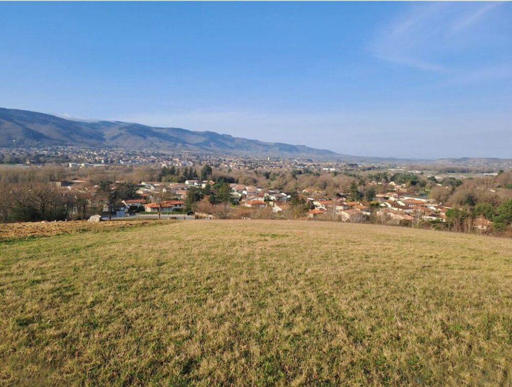 Conçu pour vous, cette maison saura s'adapter à la topog....