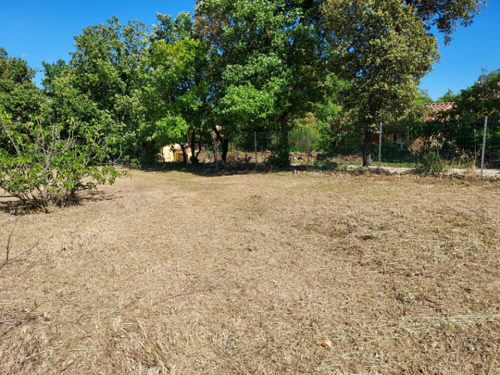 vente Terrain - 2107 m² Saint-Maximin-la-Sainte-Baume (83470)