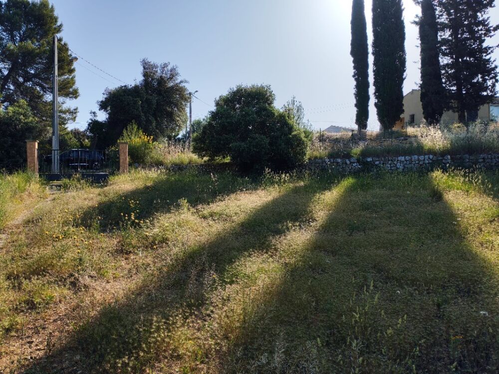 vente Terrain - 677 m² Lorgues (83510)