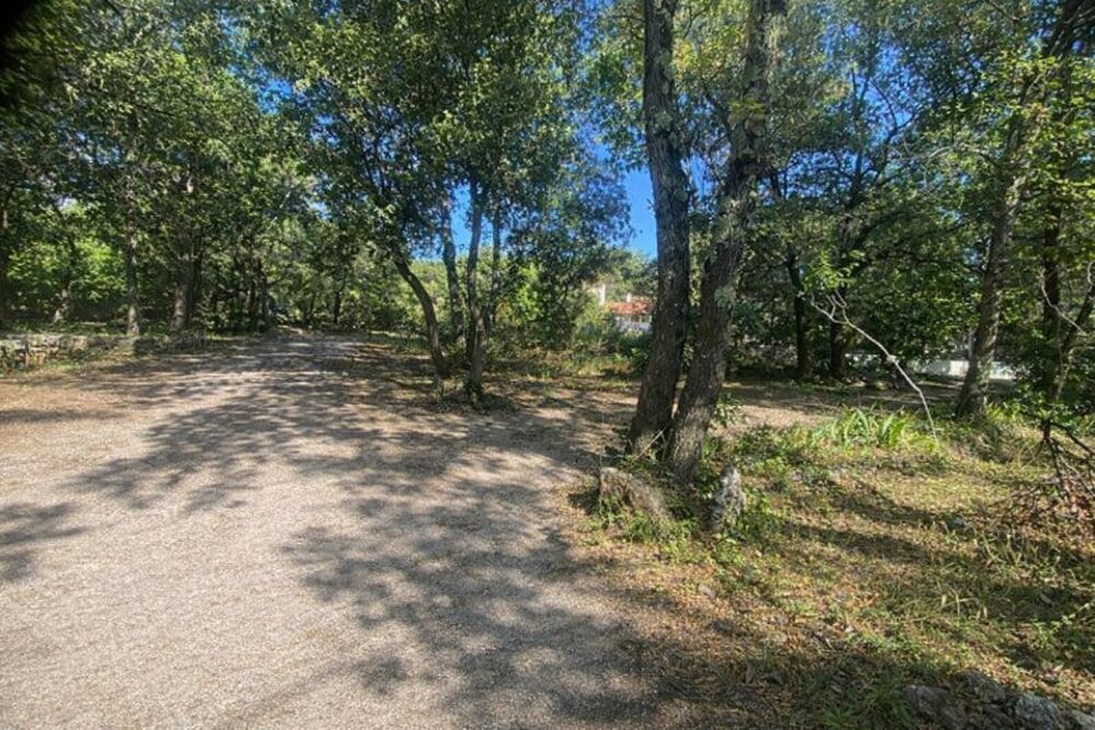 Sur la charmante commune de Garéoult, découvrez ce proje....